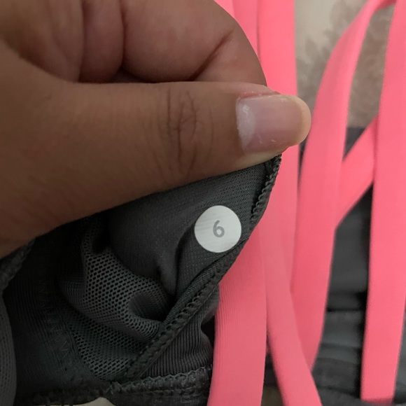 Lululemon sports bra - Picture 3 of 3